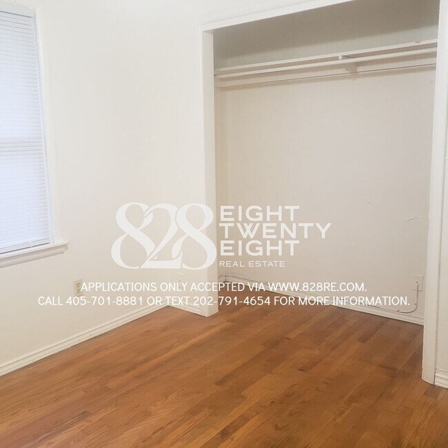 Building Photo - COMING SOON MID-FEBRUARY 2026! 4 bed/1 Bath House with an Awesome Backyard!