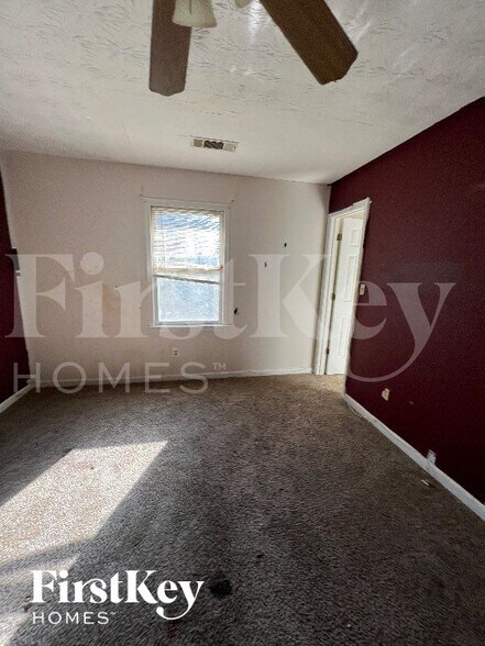 Building Photo - 4923 Autumn Cir