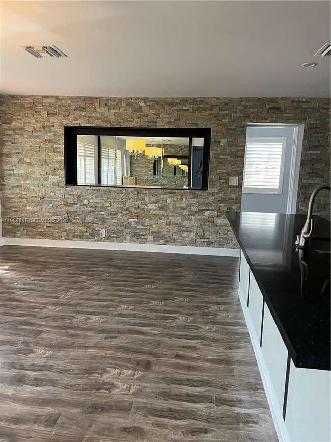 Building Photo - 2713 Sherman St