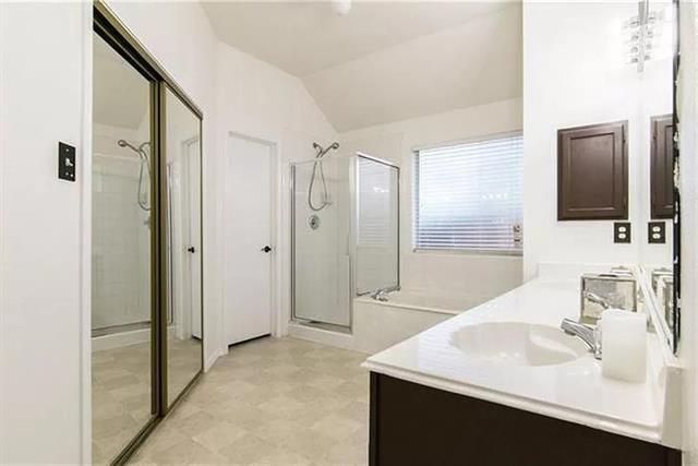 Building Photo - 2502 Chesapeake Ct