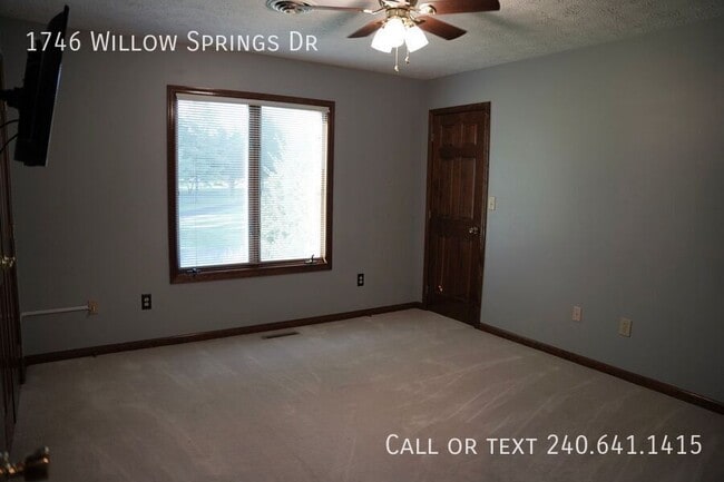 Building Photo - 1746 Willow Springs Dr