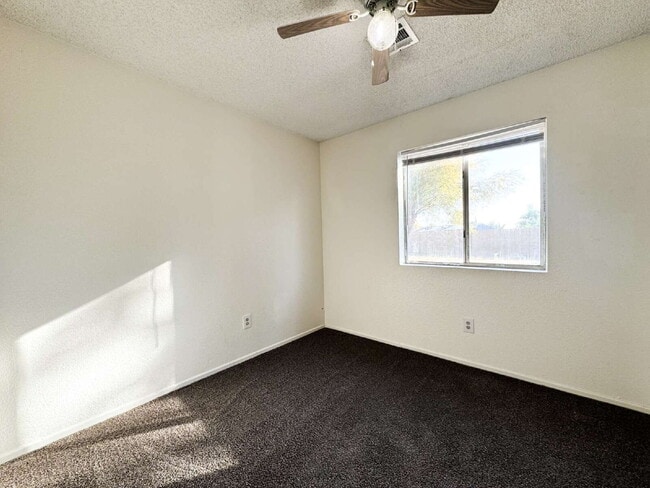 Building Photo - "Spacious 4-Bedroom Home in Yuma with 2 Full Baths!"