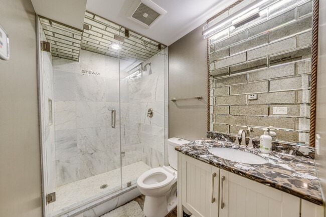 Building Photo - 3423 Goldfinch Dr