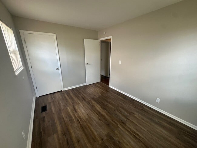 Building Photo - 8315 Meadowlark Dr
