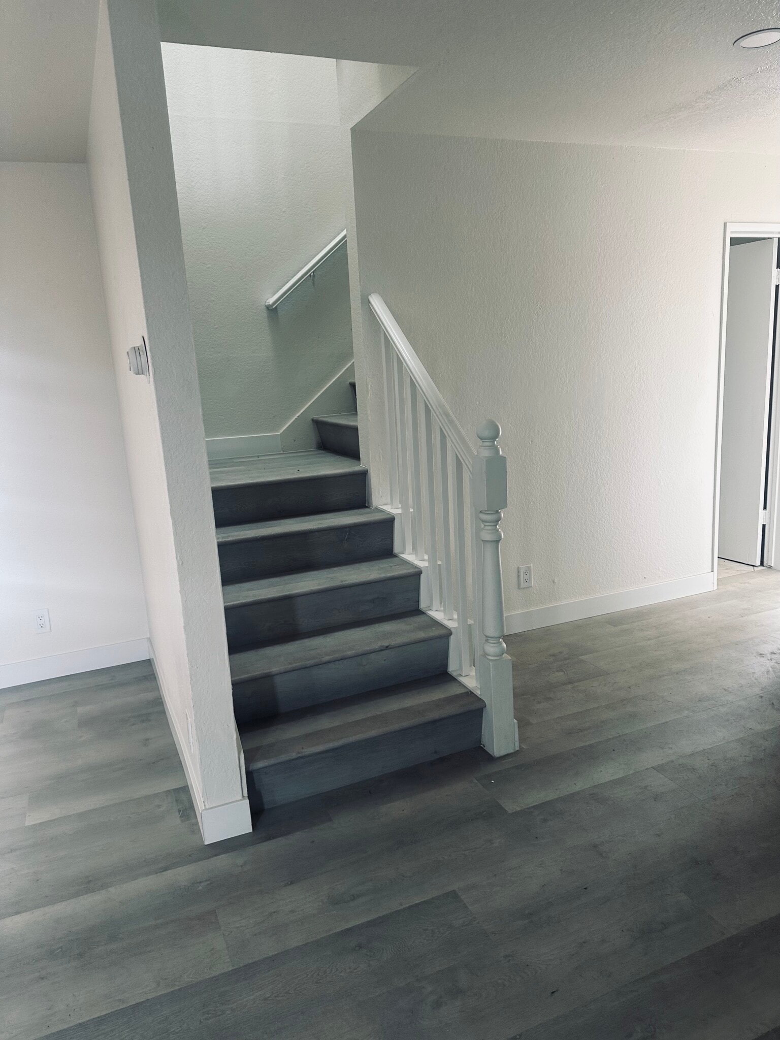 Building Photo - 4624 W 166th St