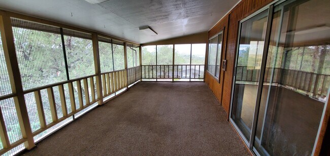 Building Photo - 770 Eastwood Dr