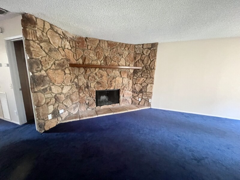 Building Photo - 109 E Rosewood Ct