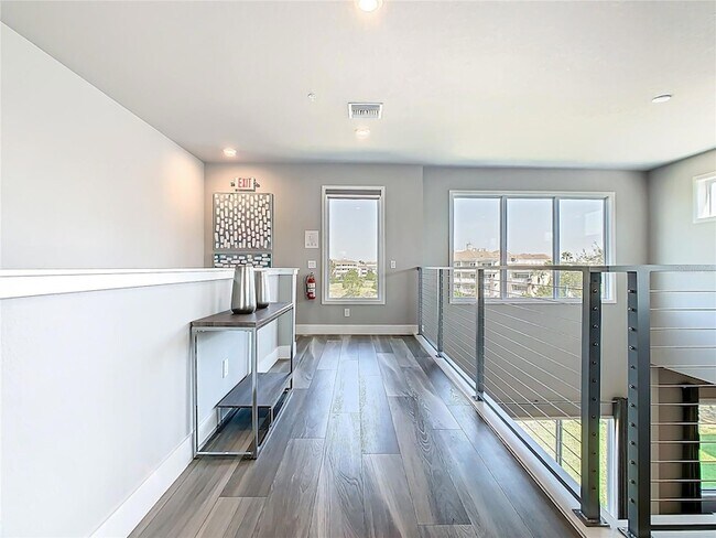 Building Photo - 7740 Sandy Ridge Dr