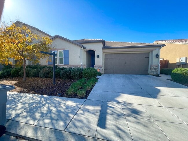 Primary Photo - $2,195 Ashlan & Leonard 3 bed Home, Clovis...
