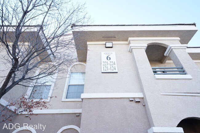 Building Photo - 2 br, 2 bath House - 9330 W Maule Ave #123...