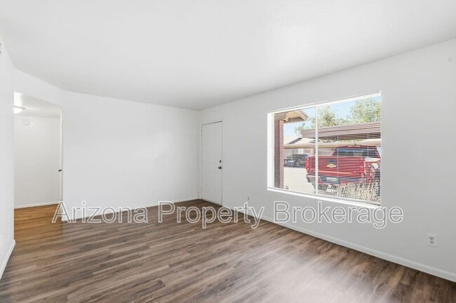 Building Photo - 1625 N Date
