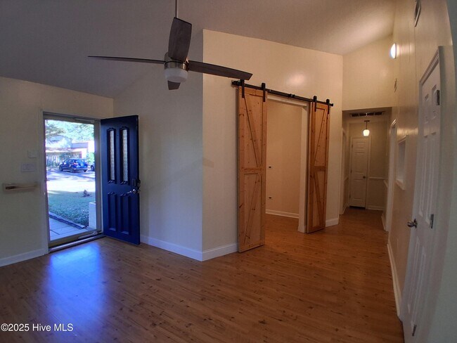 Building Photo - 67 Quarterdeck