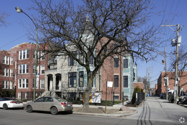 Primary Photo - 1418 W Addison St