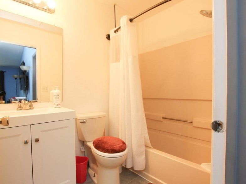 Building Photo - 401 Margit Ct