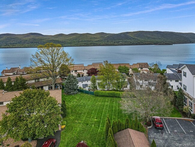 Building Photo - 729 Hewitt Ln