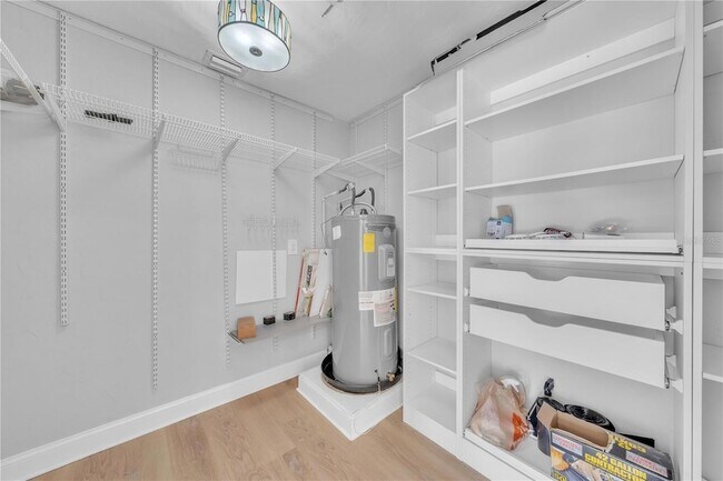 Building Photo - 314 W Frances Ave