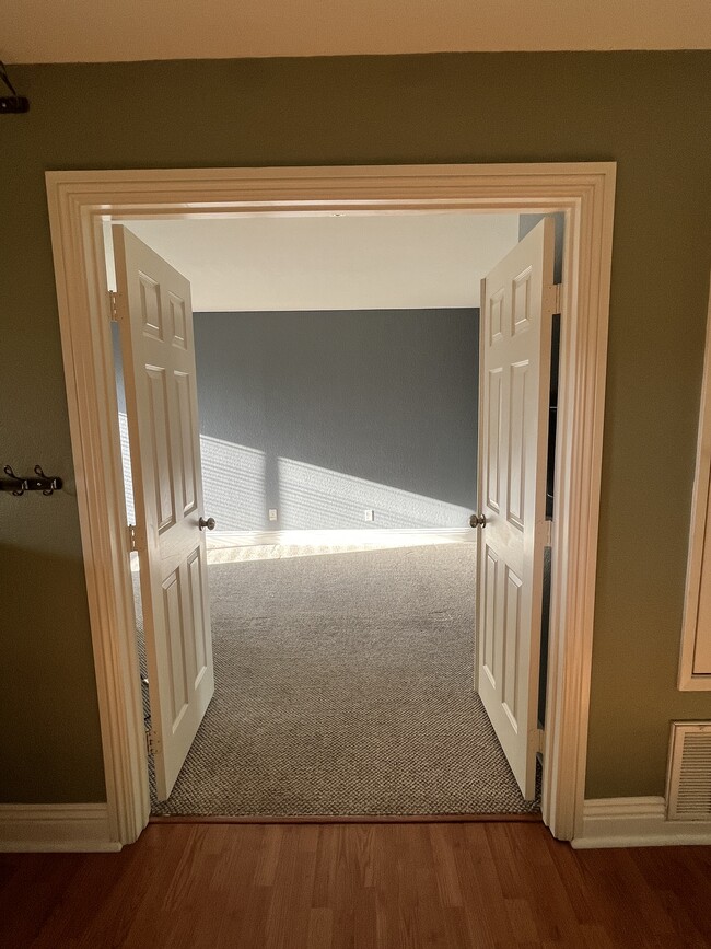 Entry to Bedroom - 8731 Graves Ave