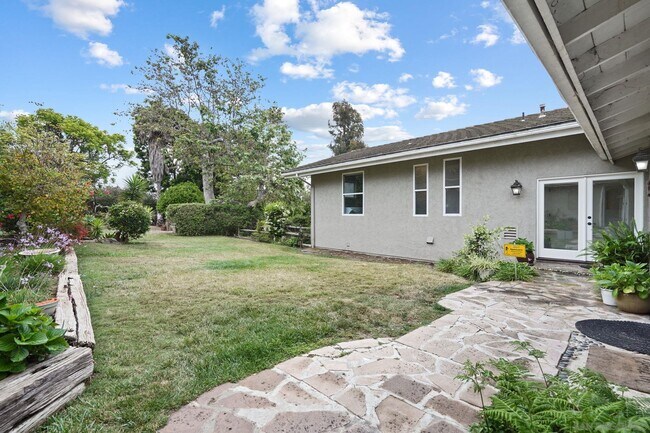Building Photo - 14844 Rancho Real