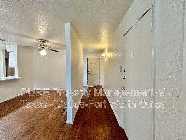 Building Photo - 1410 Birmingham Dr