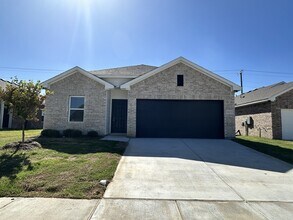 Building Photo - 1821 Aleia Cv