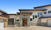 Building Photo - 4800 Hidden Creek Ln