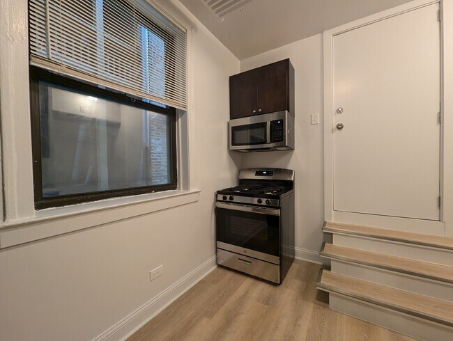 Building Photo - 2330 N Spaulding Ave