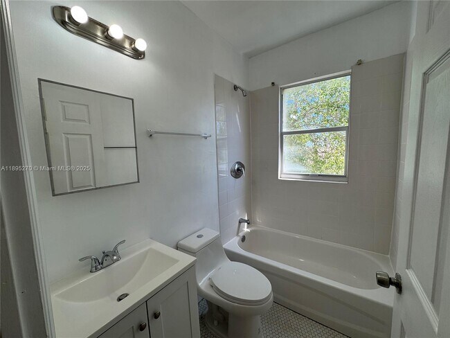 Building Photo - 177 NE 50th St