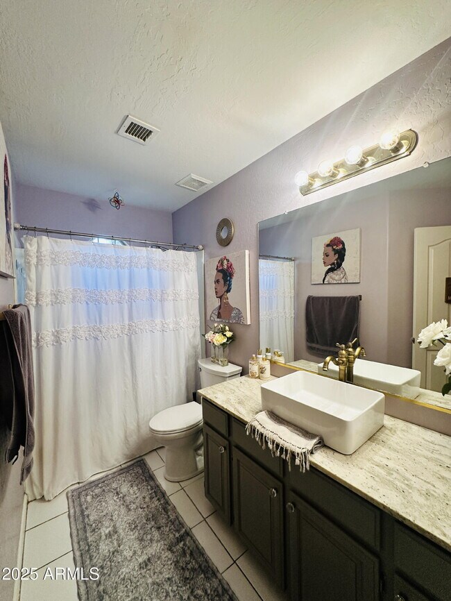 Building Photo - 727 W Mendoza Cir