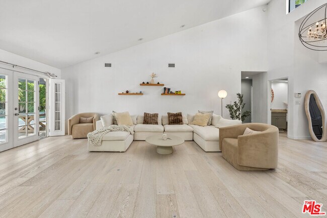 Building Photo - 3614 Malibu Country Dr