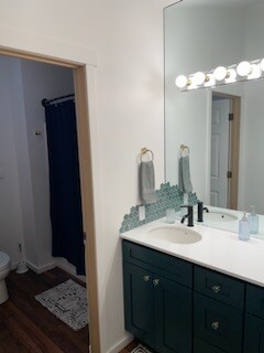 Master bathroom - 1005 Woodland Dr