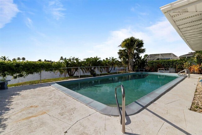 Building Photo - 1708 Claw Ct
