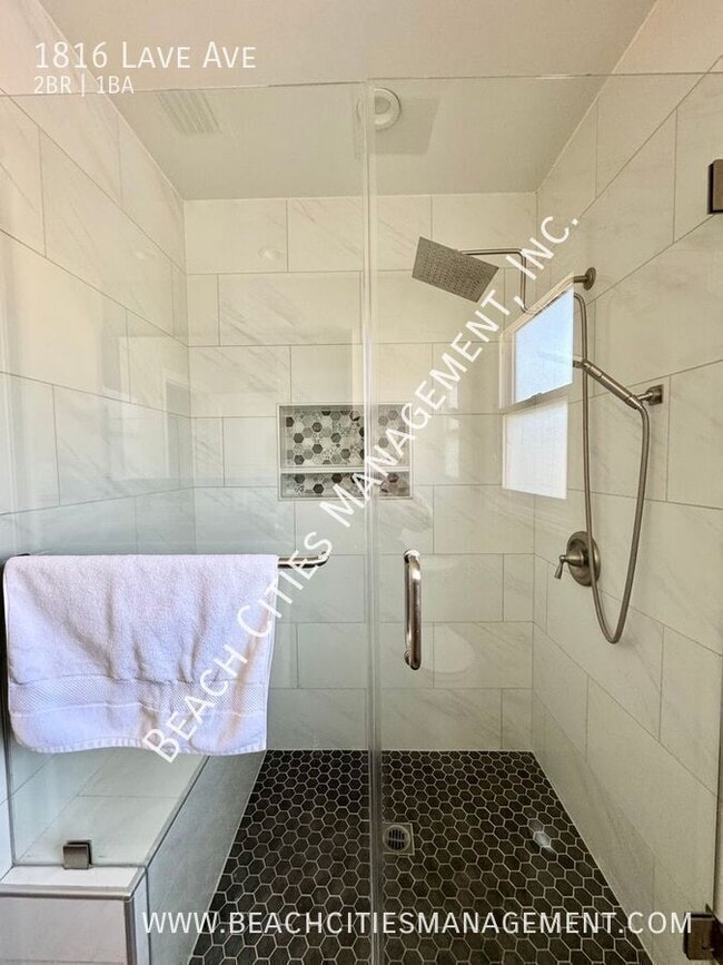 Building Photo - 1816 Lave Ave