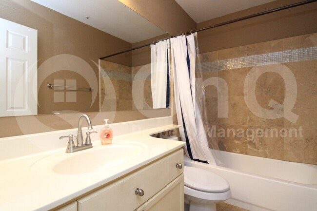 Building Photo - 710 S St Martin Dr