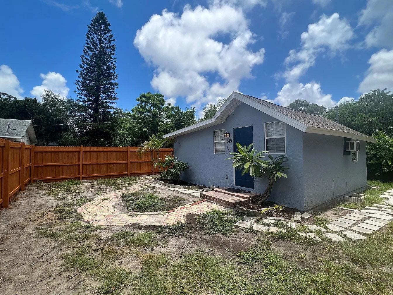 Building Photo - 1515 Sadlon Ave