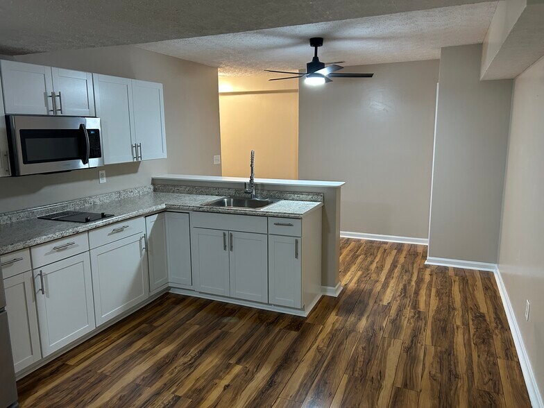 Building Photo - 22889 Kimberly Ct