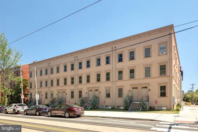 Building Photo - 2012 W Girard Ave