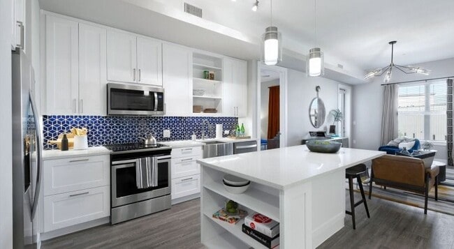 Building Photo - 10727 Domain Dr