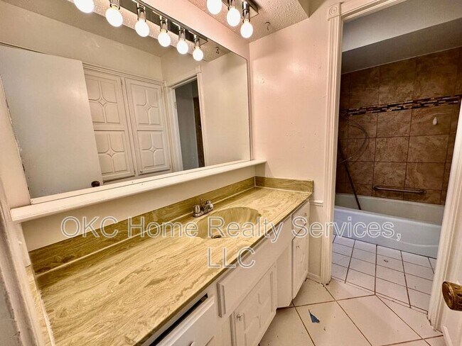 Building Photo - 9817 Grimsbey Ct