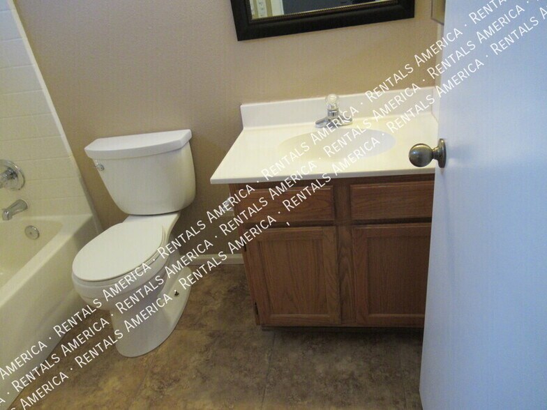 Building Photo - 3142 W Foothill Dr