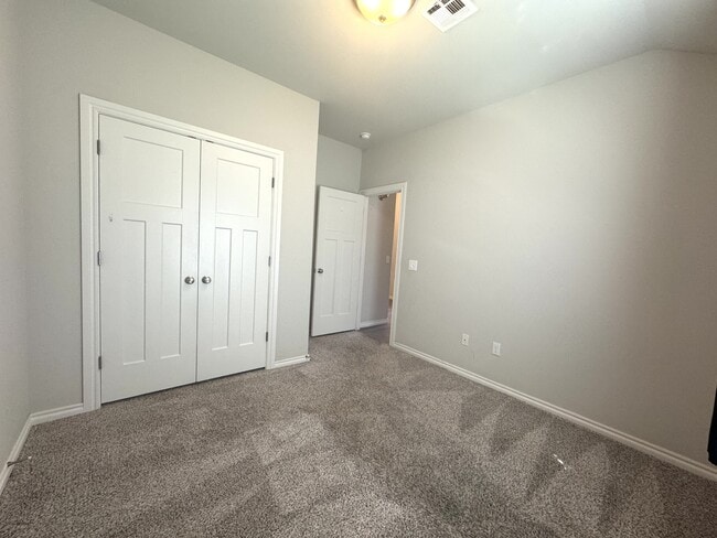 Building Photo - 9009 Yassir Blvd