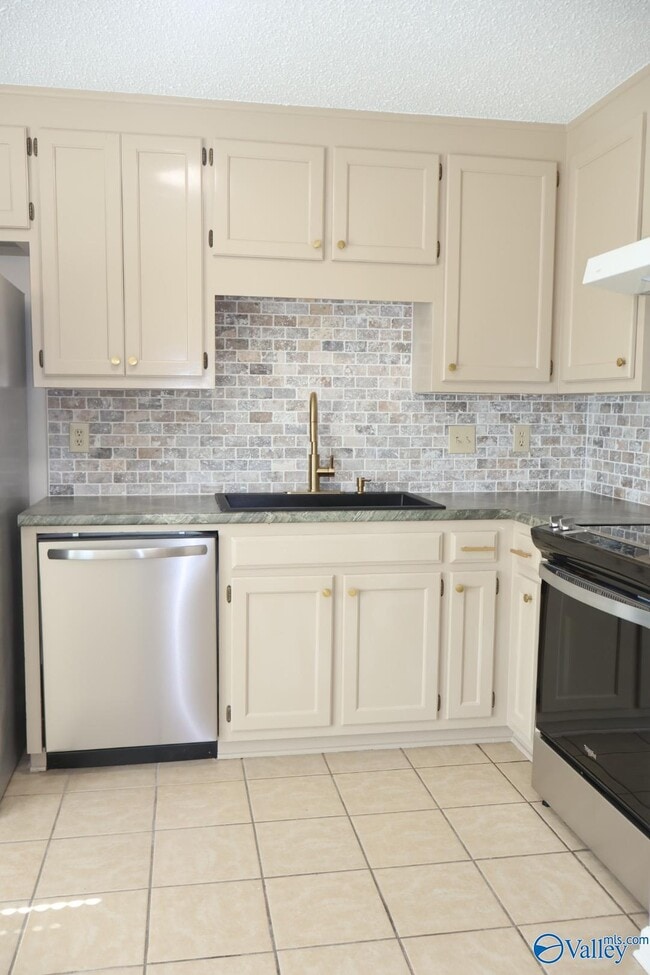 Building Photo - 6864 Steeplechase Dr NW