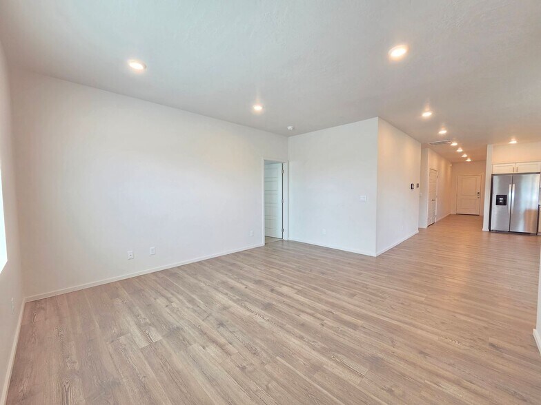 Building Photo - 10517 Sorenstam Rd