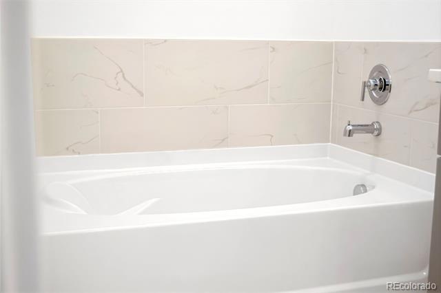 Building Photo - 16 Oneida Ct