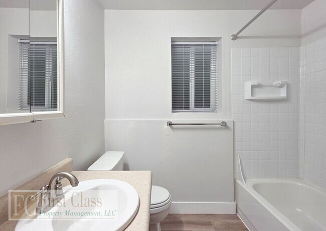 Building Photo - 47 Eagle Crest Dr