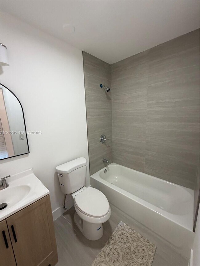 Building Photo - 440 E 23rd St