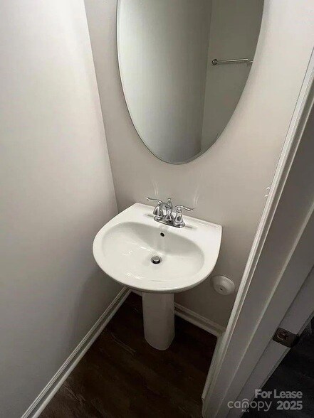 Building Photo - 2596 Grantham Place Dr