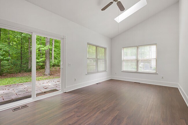Building Photo - Stylishly Updated 4BR Home in Convenient Bear Location