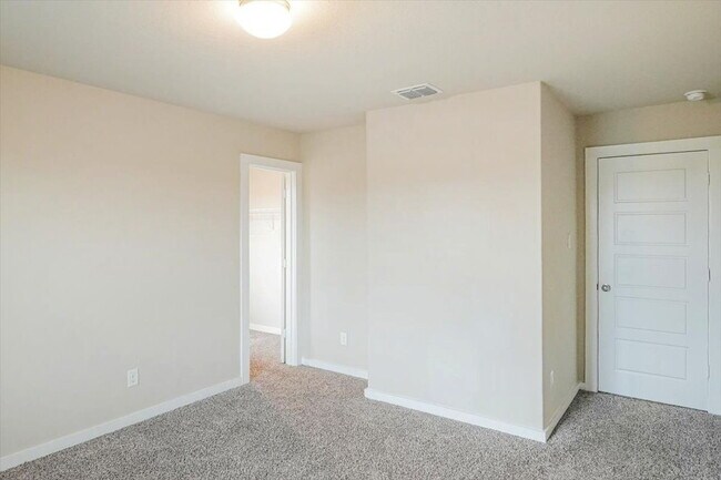 Building Photo - 6830 Emerald Valley