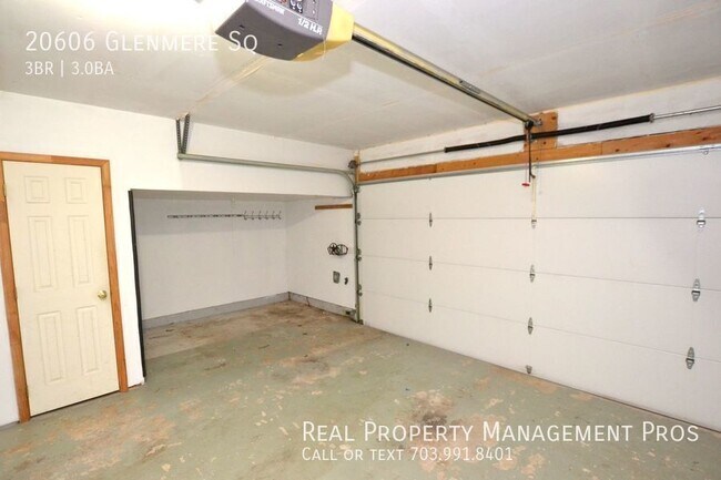 Building Photo - 20606 Glenmere Square