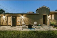 Building Photo - 1700 1/2 Pearl - 30% Rental Fee